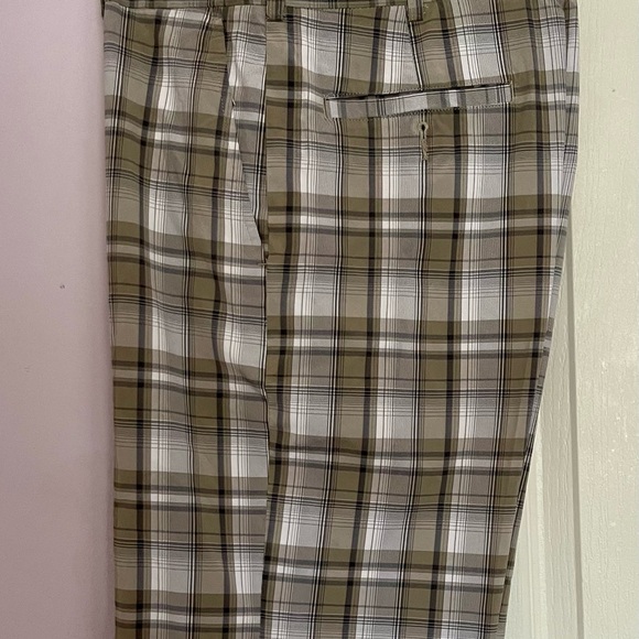 BEN HOGAN PERFORMANCE SIZE 32 BROWN PLAID GOLF SHORTS Size Small - Picture 7 of 7
